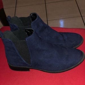 Women’s navy boots